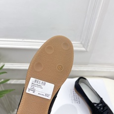 Maison Margiela· 马吉拉26𝐬𝐬 2026春夏新品MM6 拼色绑带芭蕾德训鞋—————— Maison Margiela· 马吉拉26𝐬𝐬 2026春夏新品MM6 拼色绑带芭蕾德训鞋——————