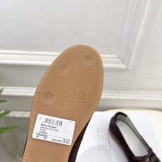 Maison Margiela· 马吉拉26𝐬𝐬 2026春夏新品MM6 拼色绑带芭蕾德训鞋—————— Maison Margiela· 马吉拉26𝐬𝐬 2026春夏新品MM6 拼色绑带芭蕾德训鞋——————