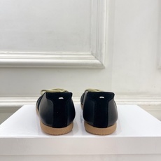 Maison Margiela· 马吉拉26𝐬𝐬 2026春夏新品MM6 拼色绑带芭蕾德训鞋—————— Maison Margiela· 马吉拉26𝐬𝐬 2026春夏新品MM6 拼色绑带芭蕾德训鞋——————
