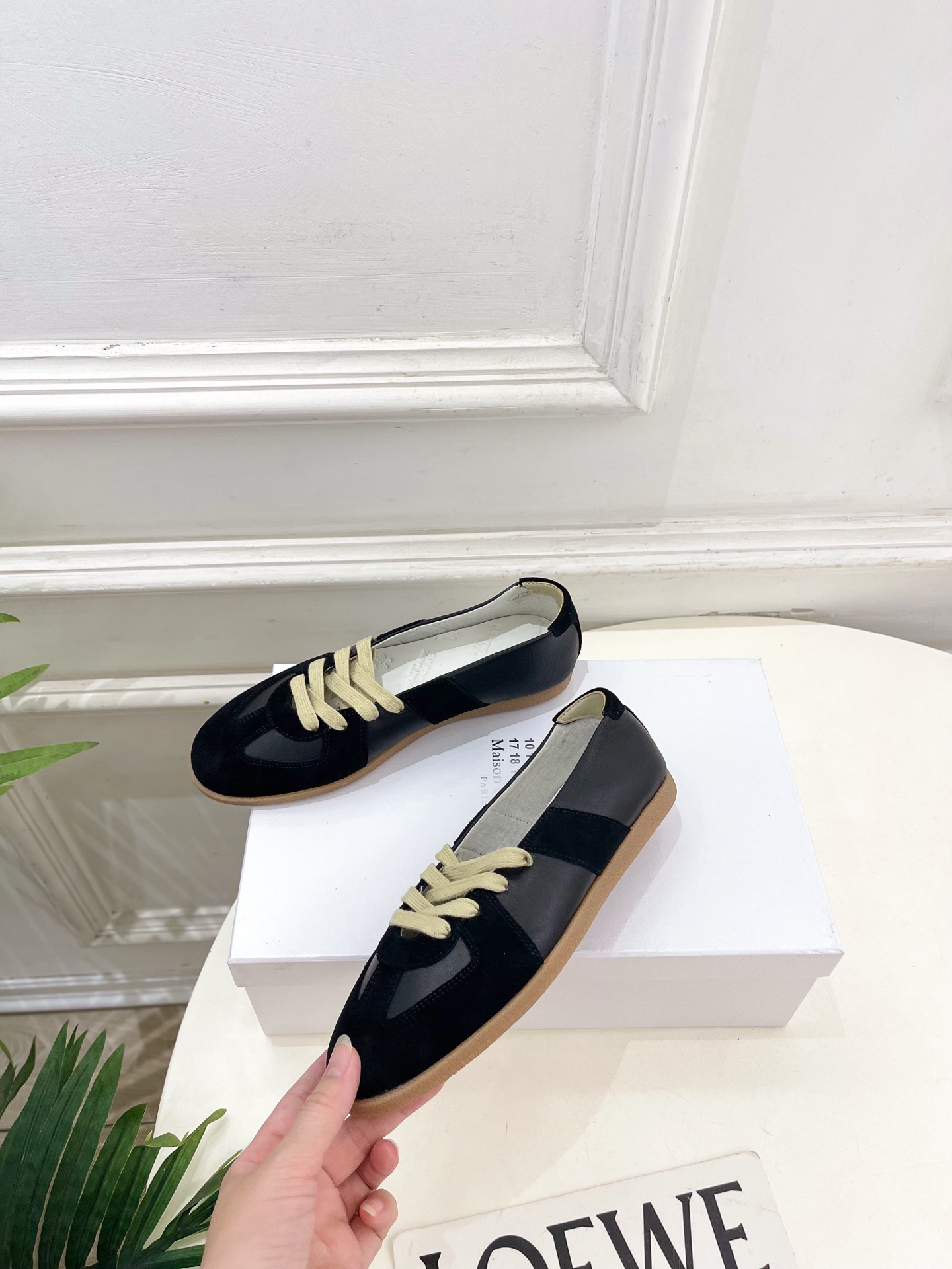 Maison Margiela· 马吉拉26𝐬𝐬 2026春夏新品MM6 拼色绑带芭蕾德训鞋—————— Maison Margiela· 马吉拉26𝐬𝐬 2026春夏新品MM6 拼色绑带芭蕾德训鞋——————