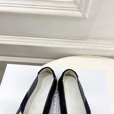 Maison Margiela· 马吉拉26𝐬𝐬 2026春夏新品MM6 拼色绑带芭蕾德训鞋—————— Maison Margiela· 马吉拉26𝐬𝐬 2026春夏新品MM6 拼色绑带芭蕾德训鞋——————