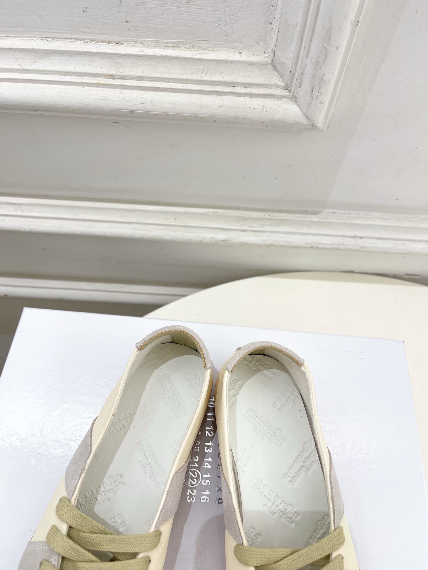 Maison Margiela· 马吉拉26𝐬𝐬 2026春夏新品MM6 拼色绑带芭蕾德训鞋—————— Maison Margiela· 马吉拉26𝐬𝐬 2026春夏新品MM6 拼色绑带芭蕾德训鞋——————