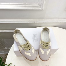 Maison Margiela· 马吉拉26𝐬𝐬 2026春夏新品MM6 拼色绑带芭蕾德训鞋—————— Maison Margiela· 马吉拉26𝐬𝐬 2026春夏新品MM6 拼色绑带芭蕾德训鞋——————