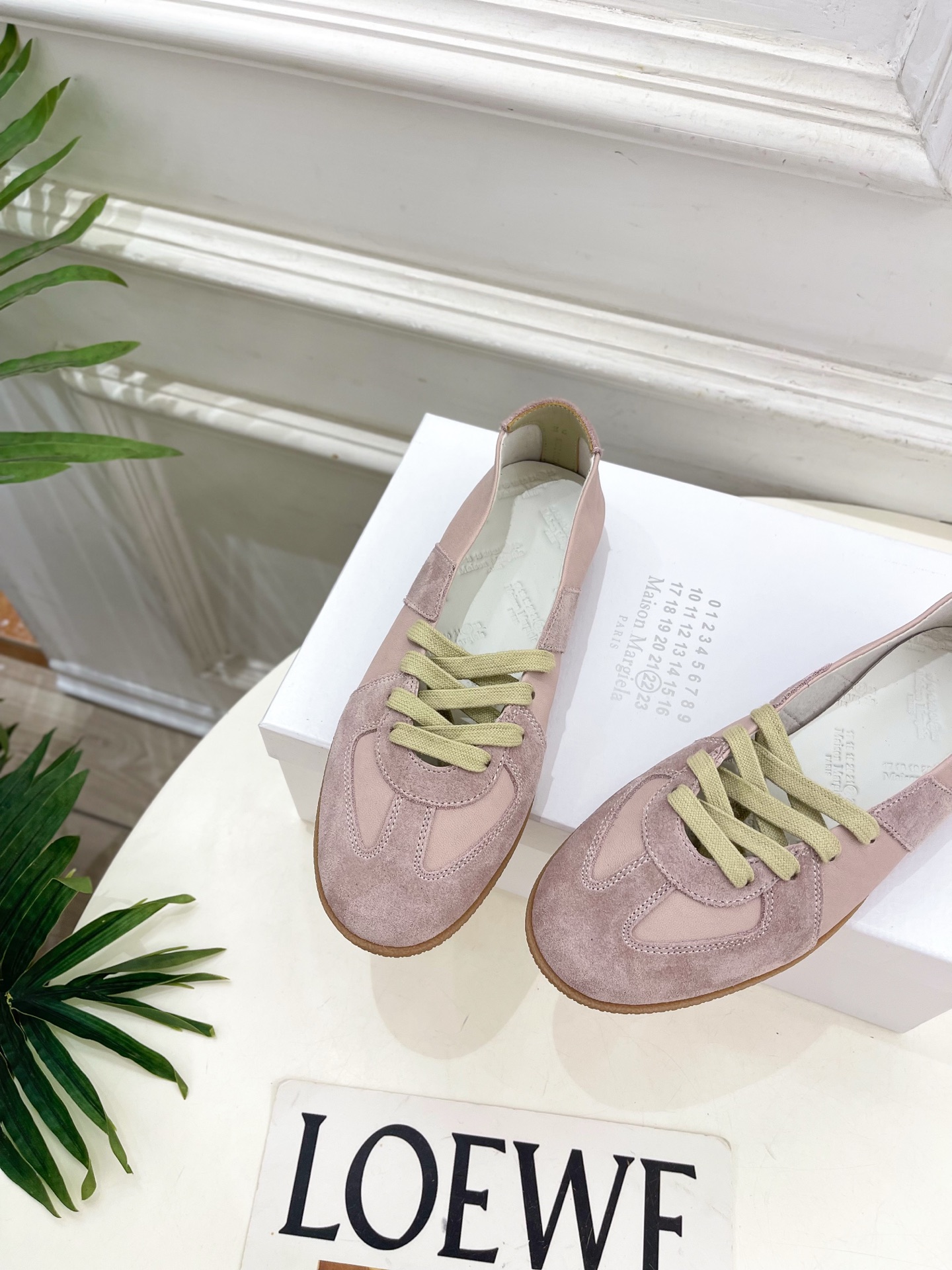 Maison Margiela· 马吉拉26𝐬𝐬 2026春夏新品MM6 拼色绑带芭蕾德训鞋—————— Maison Margiela· 马吉拉26𝐬𝐬 2026春夏新品MM6 拼色绑带芭蕾德训鞋——————