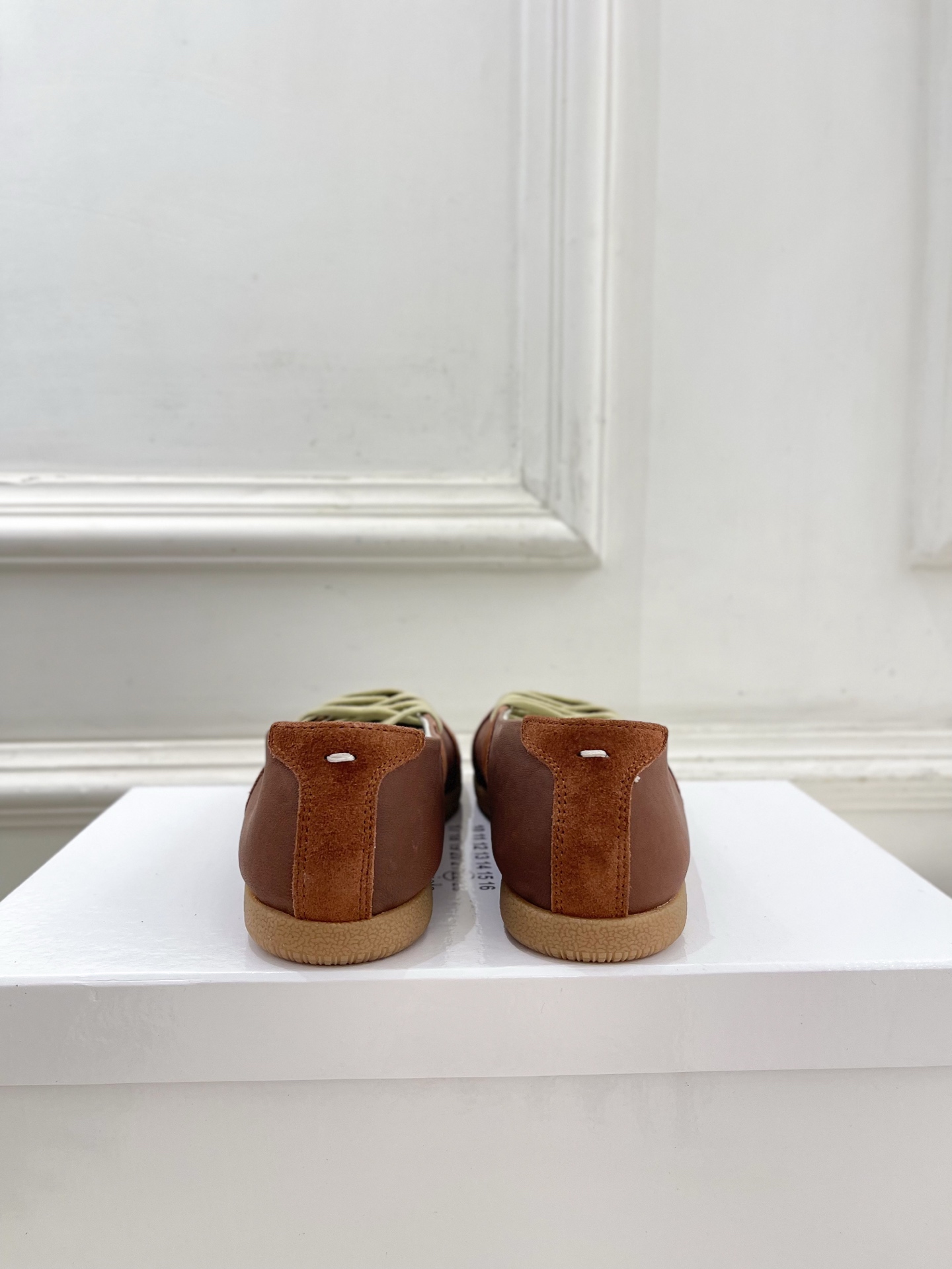 Maison Margiela· 马吉拉26𝐬𝐬 2026春夏新品MM6 拼色绑带芭蕾德训鞋——————