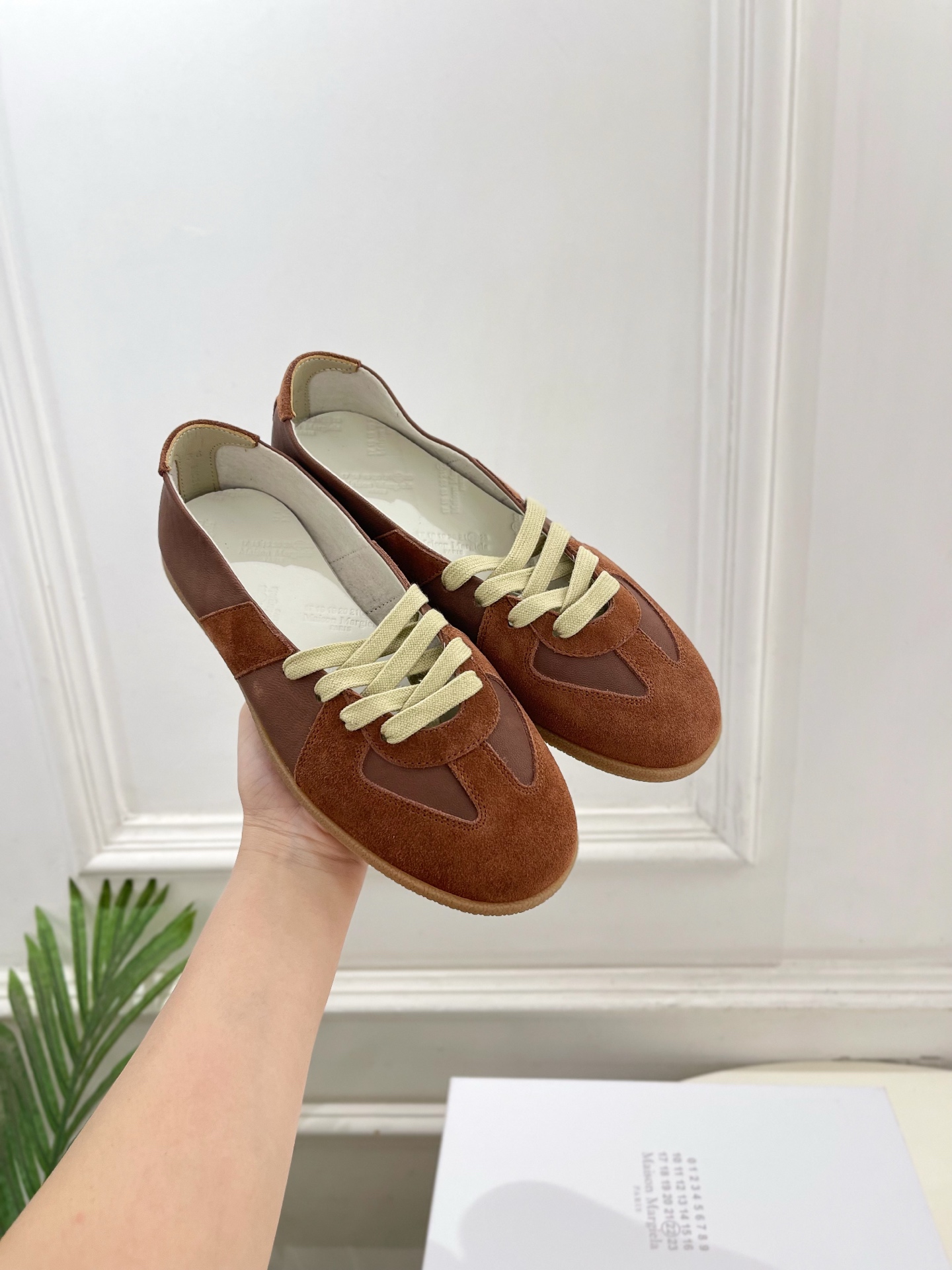 Maison Margiela· 马吉拉26𝐬𝐬 2026春夏新品MM6 拼色绑带芭蕾德训鞋——————