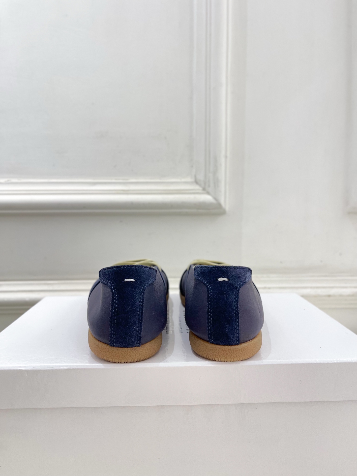 Maison Margiela· 马吉拉26𝐬𝐬 2026春夏新品MM6 拼色绑带芭蕾德训鞋—————— Maison Margiela· 马吉拉26𝐬𝐬 2026春夏新品MM6 拼色绑带芭蕾德训鞋——————