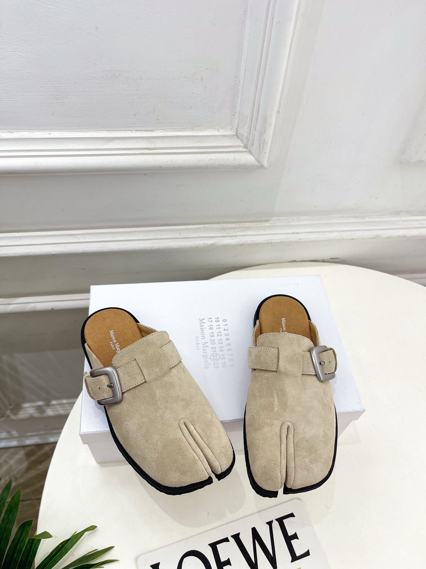 Maison Margiela· 马吉拉26𝐬𝐬 2026春夏新品MM6 金属皮带扣分趾半拖勃肯鞋———