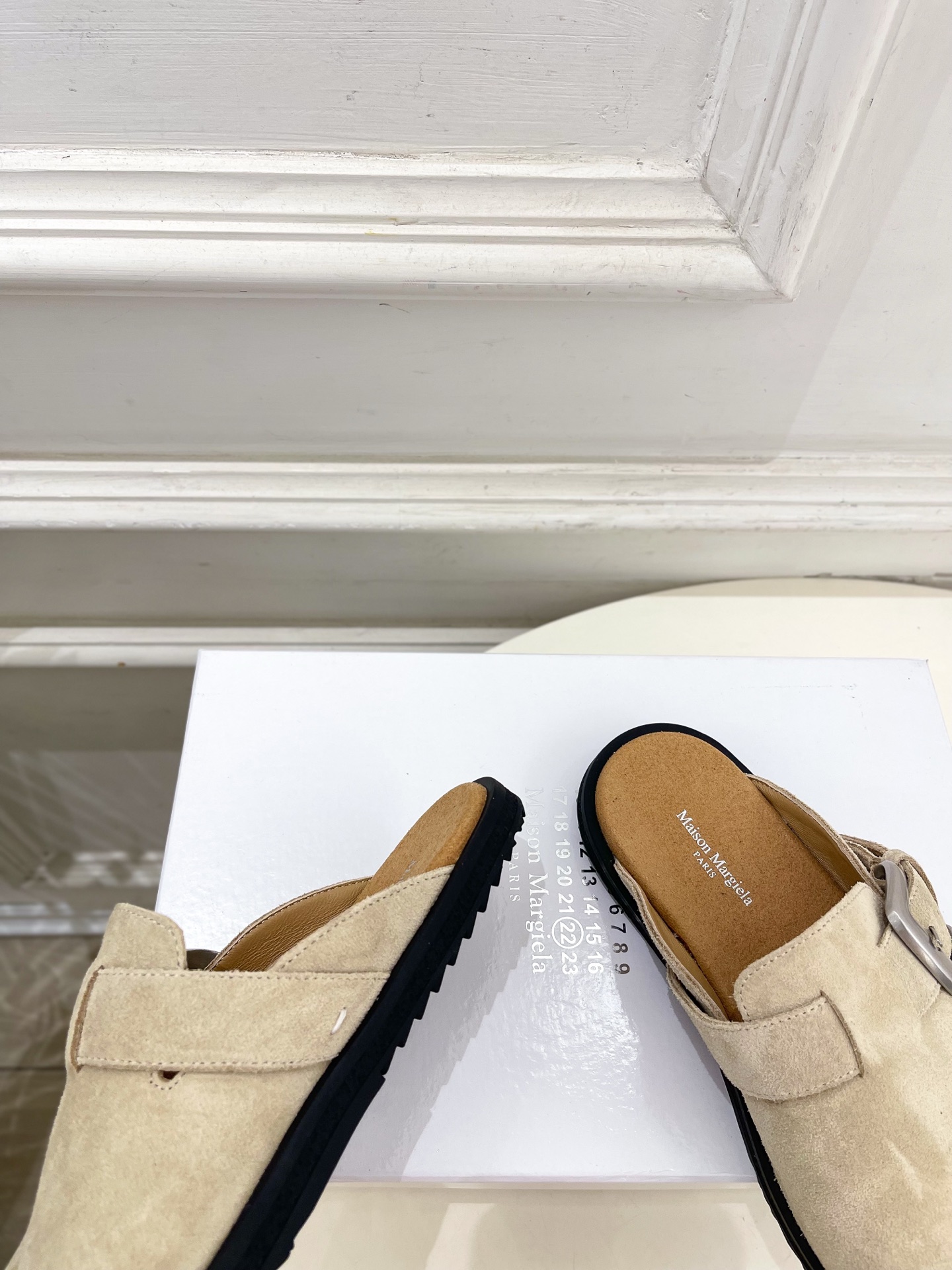 Maison Margiela· 马吉拉26𝐬𝐬 2026春夏新品MM6 金属皮带扣分趾半拖勃肯鞋———