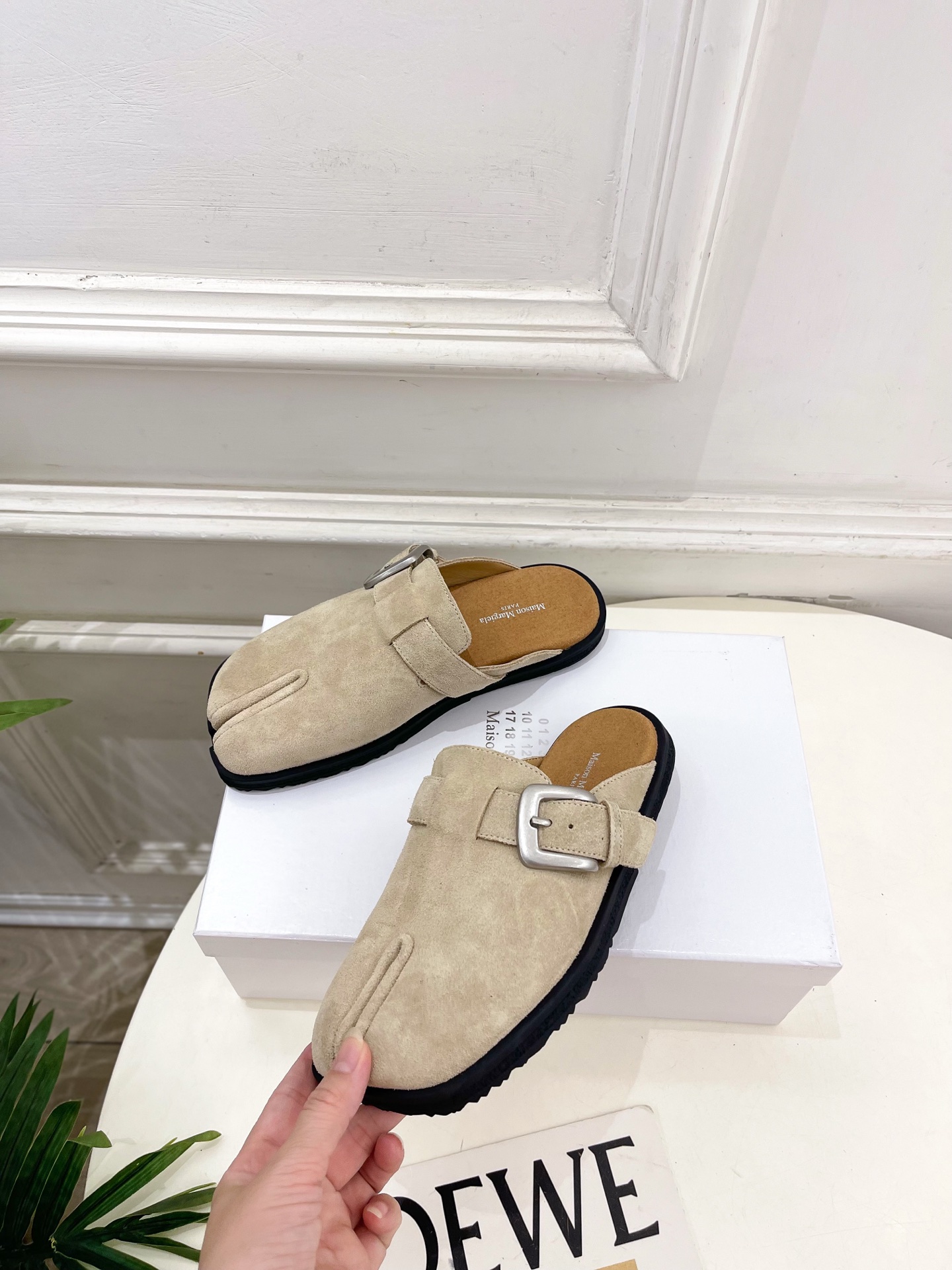 Maison Margiela· 马吉拉26𝐬𝐬 2026春夏新品MM6 金属皮带扣分趾半拖勃肯鞋———