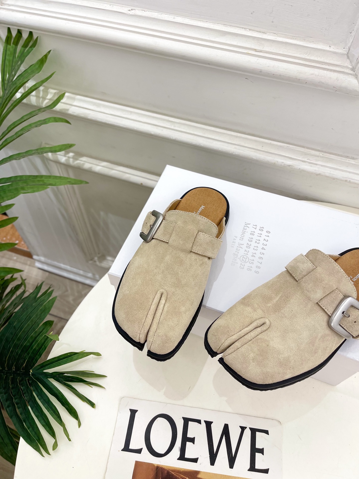 Maison Margiela· 马吉拉26𝐬𝐬 2026春夏新品MM6 金属皮带扣分趾半拖勃肯鞋———