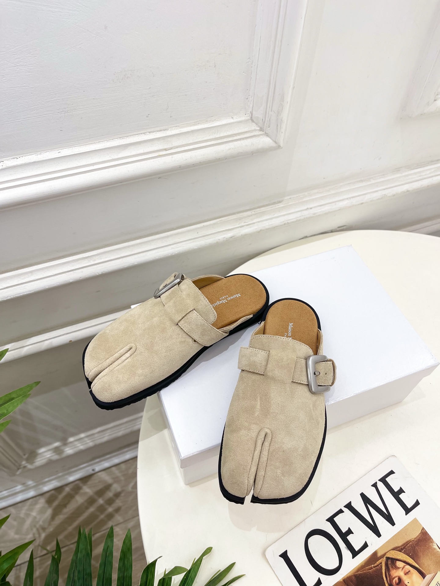 Maison Margiela· 马吉拉26𝐬𝐬 2026春夏新品MM6 金属皮带扣分趾半拖勃肯鞋———