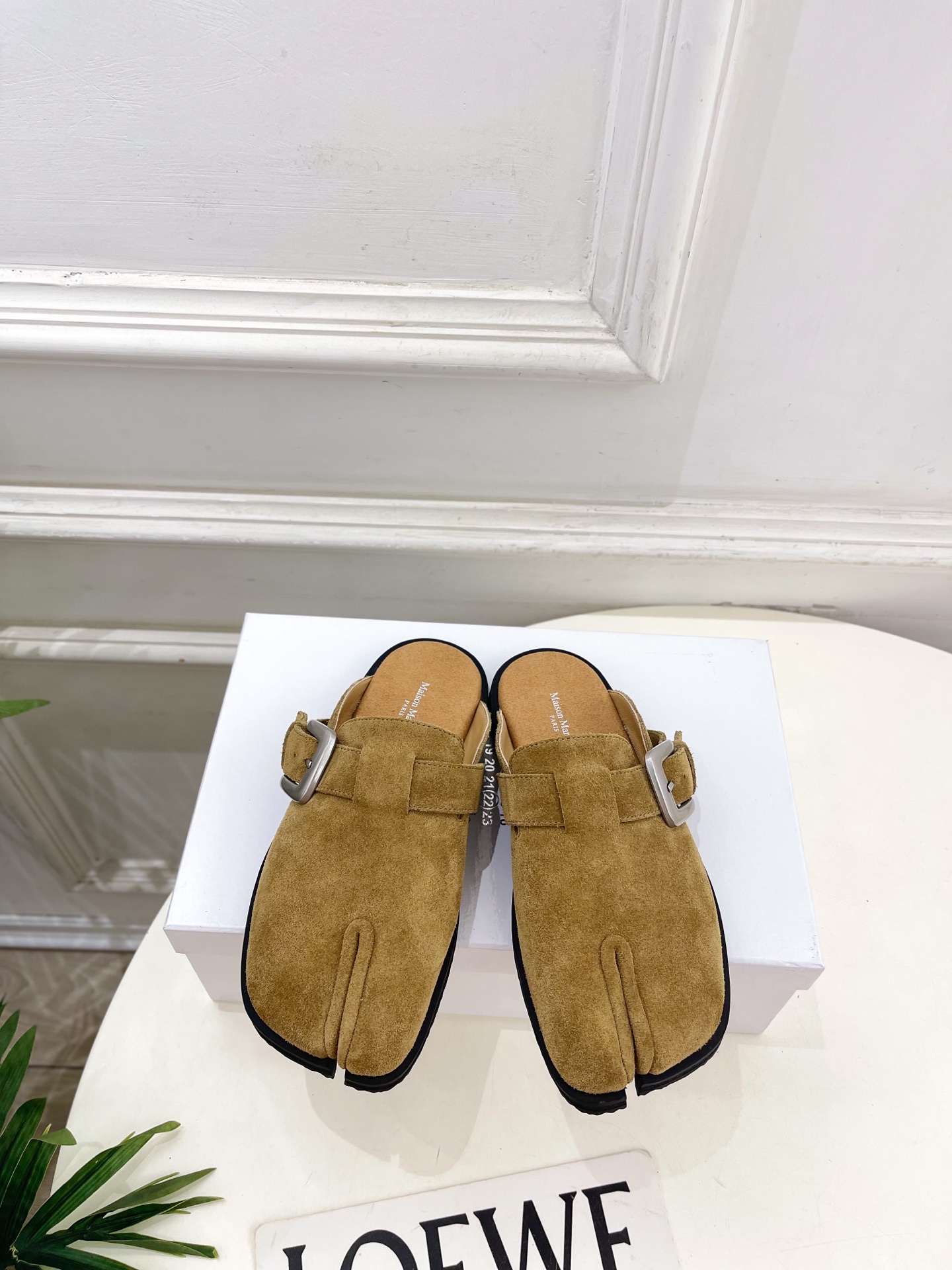 Maison Margiela· 马吉拉26𝐬𝐬 2026春夏新品MM6 金属皮带扣分趾半拖勃肯鞋———