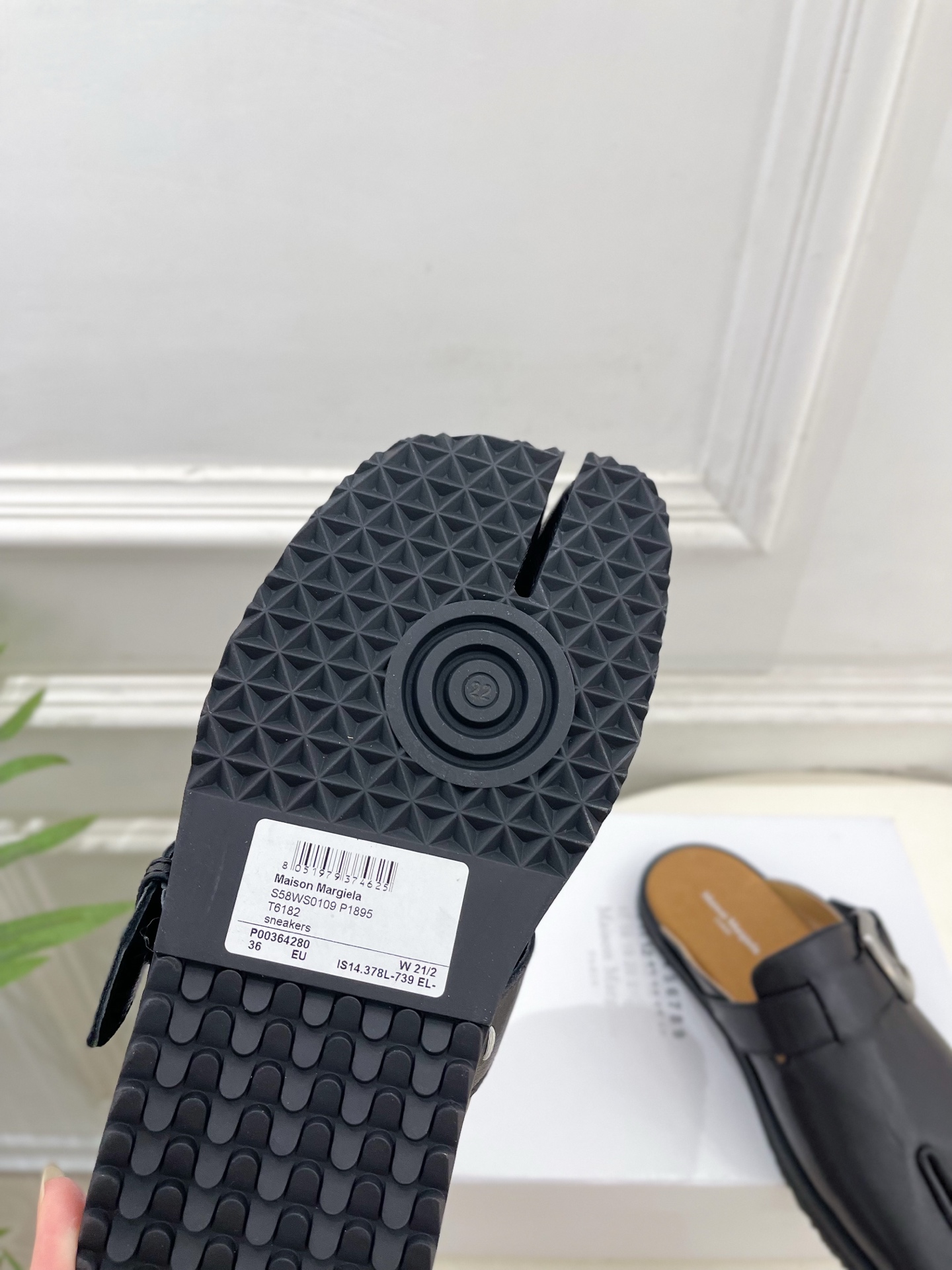 Maison Margiela· 马吉拉26𝐬𝐬 2026春夏新品MM6 金属皮带扣分趾半拖勃肯鞋——— Maison Margiela· 马吉拉26𝐬𝐬 2026春夏新品MM6 金属皮带扣分趾半拖勃肯鞋———