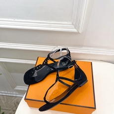 🐎𝐇𝐄𝐑𝐌𝐄* 爱玛仕 26𝐬𝐬 🌈2026春夏新品 专柜新款 经典猪鼻子链条平底凉鞋 系列〰鞋面:原版 🐎𝐇𝐄𝐑𝐌𝐄* 爱玛仕 26𝐬𝐬 🌈2026春夏新品 专柜新款 经典猪鼻子链条平底凉鞋 系列〰鞋面:原版