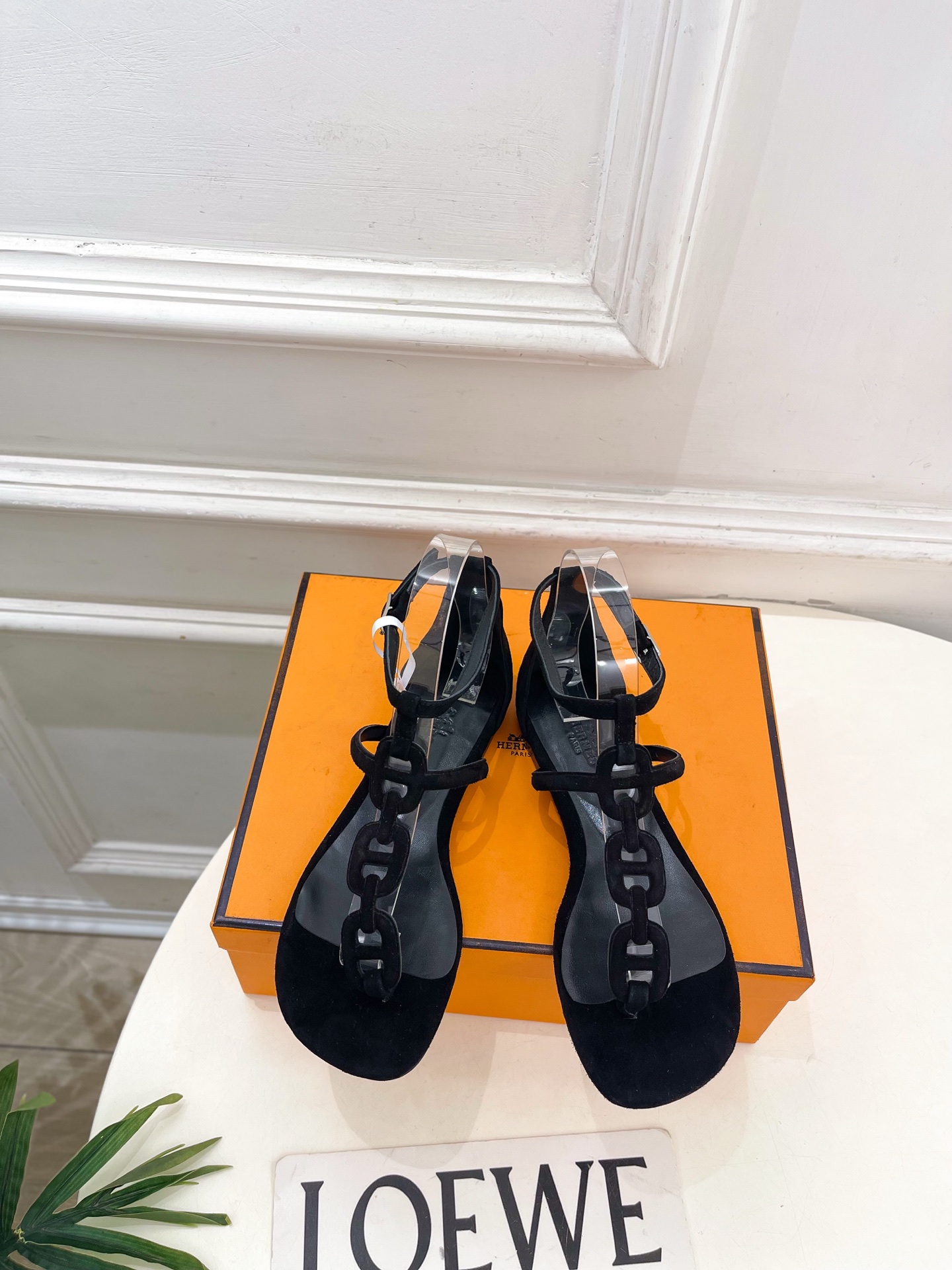 🐎𝐇𝐄𝐑𝐌𝐄* 爱玛仕 26𝐬𝐬 🌈2026春夏新品 专柜新款 经典猪鼻子链条平底凉鞋 系列〰鞋面：原版