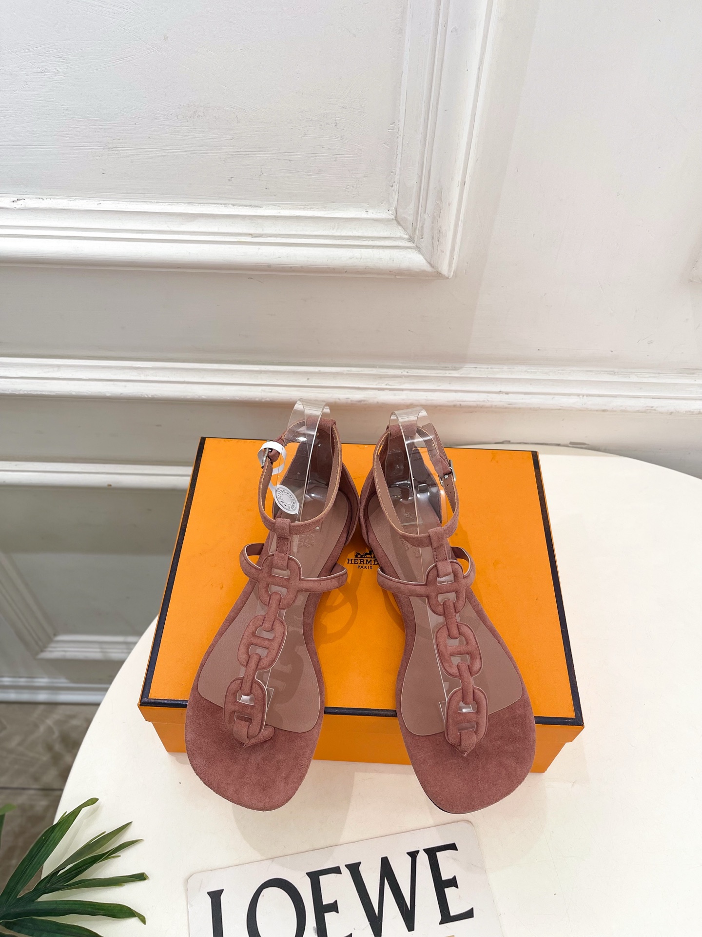 🐎𝐇𝐄𝐑𝐌𝐄* 爱玛仕 26𝐬𝐬 🌈2026春夏新品 专柜新款 经典猪鼻子链条平底凉鞋 系列〰鞋面：原版