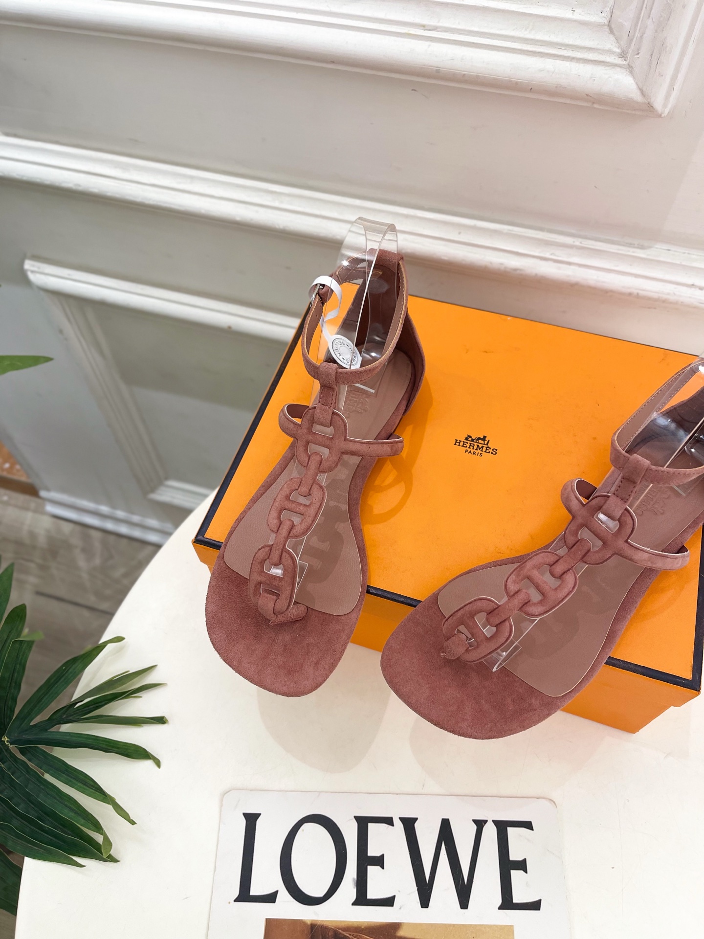 🐎𝐇𝐄𝐑𝐌𝐄* 爱玛仕 26𝐬𝐬 🌈2026春夏新品 专柜新款 经典猪鼻子链条平底凉鞋 系列〰鞋面：原版