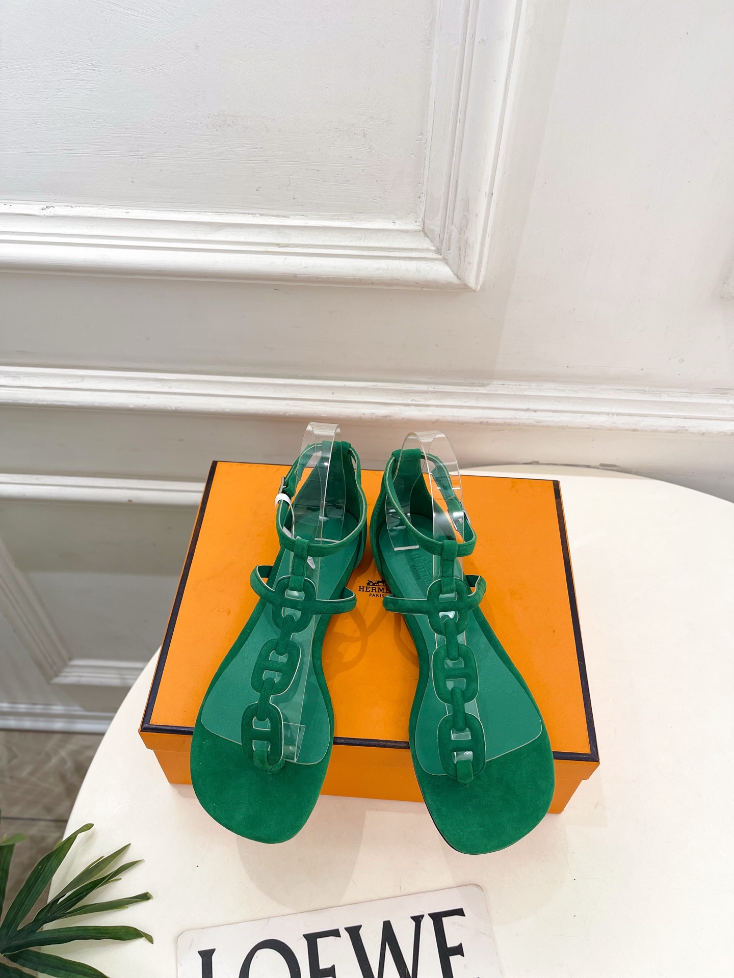 🐎𝐇𝐄𝐑𝐌𝐄* 爱玛仕 26𝐬𝐬 🌈2026春夏新品 专柜新款 经典猪鼻子链条平底凉鞋 系列〰鞋面：原版