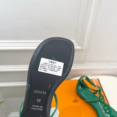 🐎𝐇𝐄𝐑𝐌𝐄* 爱玛仕 26𝐬𝐬 🌈2026春夏新品 专柜新款 经典猪鼻子链条平底凉鞋 系列〰鞋面:原版 🐎𝐇𝐄𝐑𝐌𝐄* 爱玛仕 26𝐬𝐬 🌈2026春夏新品 专柜新款 经典猪鼻子链条平底凉鞋 系列〰鞋面:原版