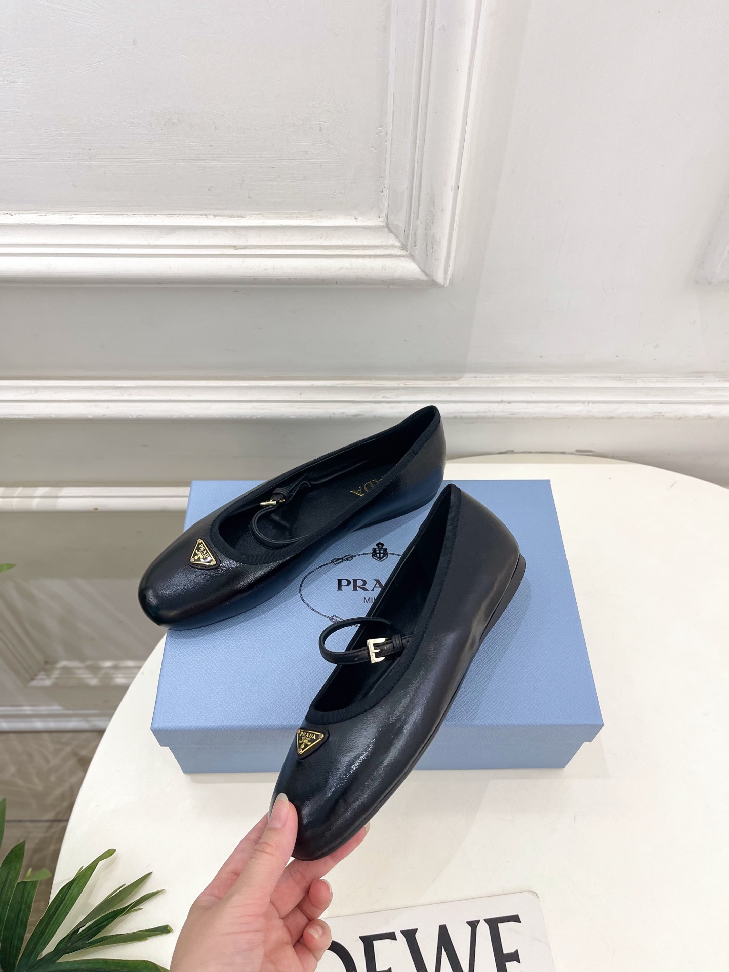 PRADA 普拉达 26𝐬𝐬 🌈2026春夏新品 专柜走秀款 三角标玛丽珍芭蕾鞋 系列〰鞋面:原版高定 PRADA 普拉达 26𝐬𝐬 🌈2026春夏新品 专柜走秀款 三角标玛丽珍芭蕾鞋 系列〰鞋面:原版高定