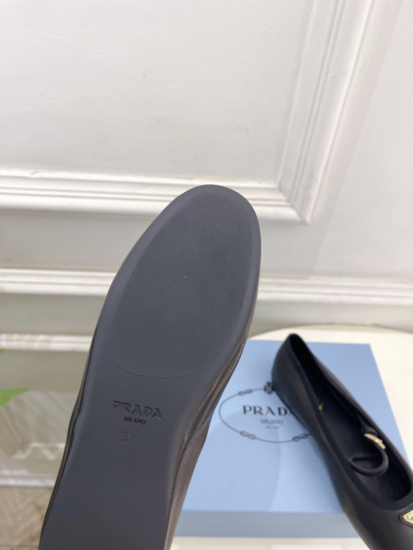 PRADA 普拉达  26𝐬𝐬 🌈2026春夏新品 专柜走秀款 三角标玛丽珍芭蕾鞋 系列〰鞋面：原版高定