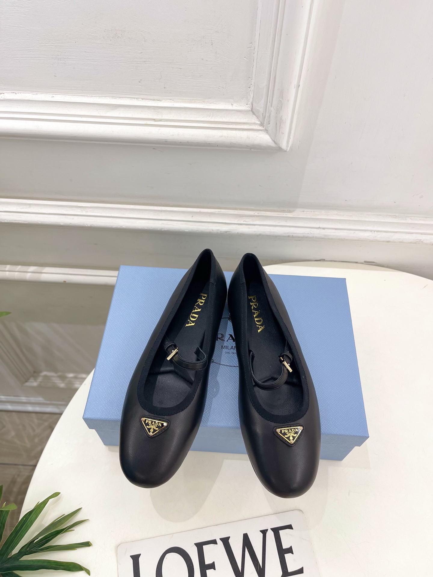 PRADA 普拉达  26𝐬𝐬 🌈2026春夏新品 专柜走秀款 三角标玛丽珍芭蕾鞋 系列〰鞋面：原版高定