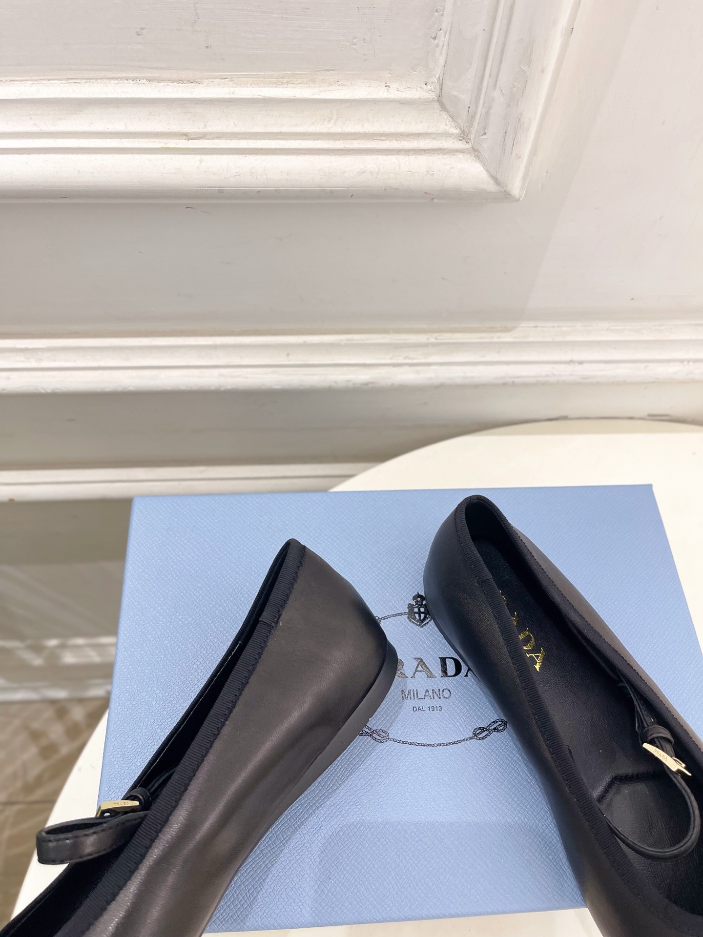 PRADA 普拉达  26𝐬𝐬 🌈2026春夏新品 专柜走秀款 三角标玛丽珍芭蕾鞋 系列〰鞋面：原版高定