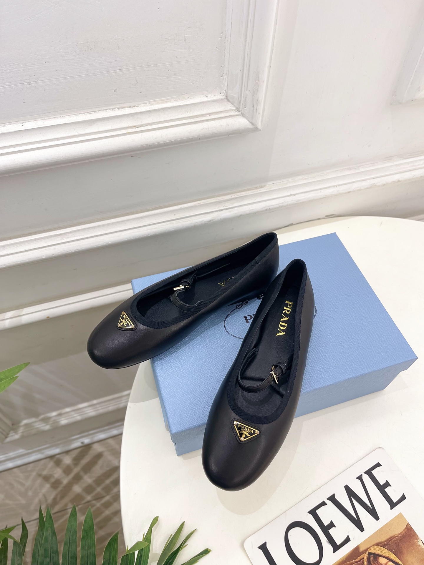 PRADA 普拉达  26𝐬𝐬 🌈2026春夏新品 专柜走秀款 三角标玛丽珍芭蕾鞋 系列〰鞋面：原版高定
