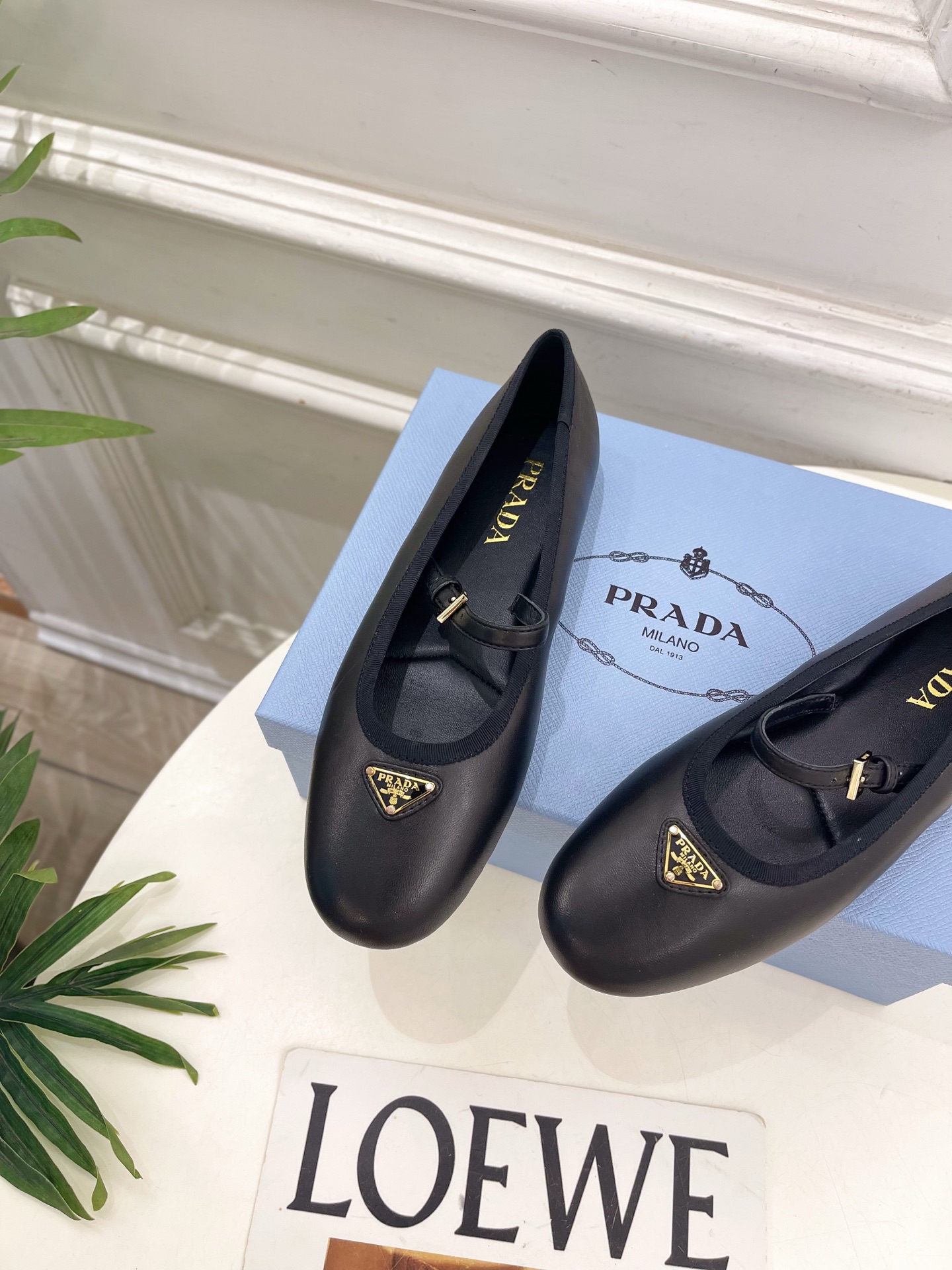 PRADA 普拉达  26𝐬𝐬 🌈2026春夏新品 专柜走秀款 三角标玛丽珍芭蕾鞋 系列〰鞋面：原版高定