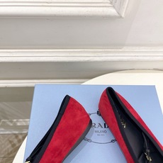 PRADA 普拉达 26𝐬𝐬 🌈2026春夏新品 专柜走秀款 三角标玛丽珍芭蕾鞋 系列〰鞋面:原版高定 PRADA 普拉达 26𝐬𝐬 🌈2026春夏新品 专柜走秀款 三角标玛丽珍芭蕾鞋 系列〰鞋面:原版高定