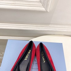 PRADA 普拉达 26𝐬𝐬 🌈2026春夏新品 专柜走秀款 三角标玛丽珍芭蕾鞋 系列〰鞋面:原版高定 PRADA 普拉达 26𝐬𝐬 🌈2026春夏新品 专柜走秀款 三角标玛丽珍芭蕾鞋 系列〰鞋面:原版高定