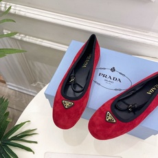 PRADA 普拉达 26𝐬𝐬 🌈2026春夏新品 专柜走秀款 三角标玛丽珍芭蕾鞋 系列〰鞋面:原版高定 PRADA 普拉达 26𝐬𝐬 🌈2026春夏新品 专柜走秀款 三角标玛丽珍芭蕾鞋 系列〰鞋面:原版高定