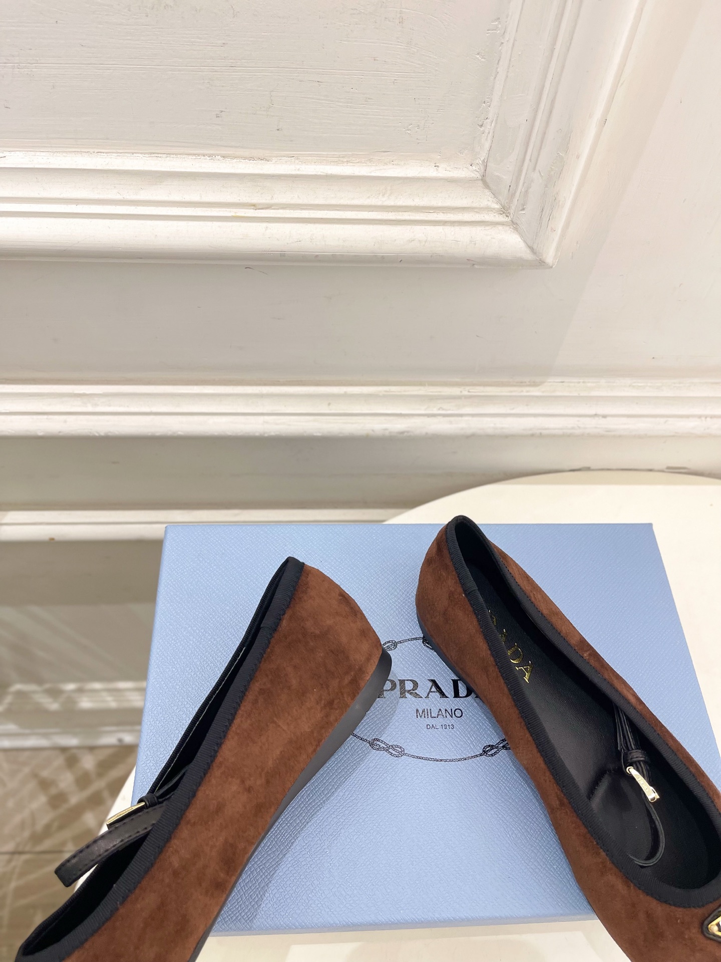 PRADA 普拉达  26𝐬𝐬 🌈2026春夏新品 专柜走秀款 三角标玛丽珍芭蕾鞋 系列〰鞋面：原版高定