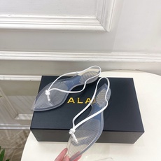 ALAÏA 阿莱亚26𝐬𝐬 2026春夏新品 秀场同款 最新果冻透明底细带夹胶人字拖鞋———————— ALAÏA 阿莱亚26𝐬𝐬 2026春夏新品 秀场同款 最新果冻透明底细带夹胶人字拖鞋————————