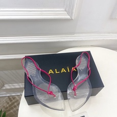 ALAÏA 阿莱亚26𝐬𝐬 2026春夏新品 秀场同款 最新果冻透明底细带夹胶人字拖鞋———————— ALAÏA 阿莱亚26𝐬𝐬 2026春夏新品 秀场同款 最新果冻透明底细带夹胶人字拖鞋————————