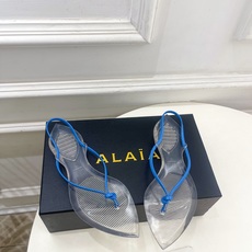 ALAÏA 阿莱亚26𝐬𝐬 2026春夏新品 秀场同款 最新果冻透明底细带夹胶人字拖鞋———————— ALAÏA 阿莱亚26𝐬𝐬 2026春夏新品 秀场同款 最新果冻透明底细带夹胶人字拖鞋————————