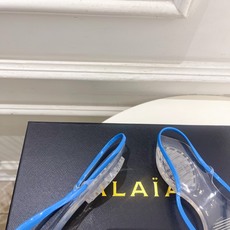 ALAÏA 阿莱亚26𝐬𝐬 2026春夏新品 秀场同款 最新果冻透明底细带夹胶人字拖鞋———————— ALAÏA 阿莱亚26𝐬𝐬 2026春夏新品 秀场同款 最新果冻透明底细带夹胶人字拖鞋————————
