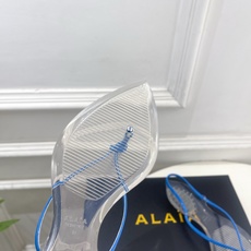 ALAÏA 阿莱亚26𝐬𝐬 2026春夏新品 秀场同款 最新果冻透明底细带夹胶人字拖鞋———————— ALAÏA 阿莱亚26𝐬𝐬 2026春夏新品 秀场同款 最新果冻透明底细带夹胶人字拖鞋————————
