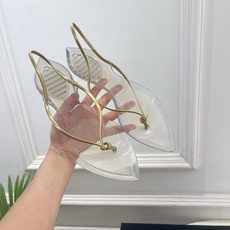ALAÏA 阿莱亚26𝐬𝐬 2026春夏新品 秀场同款 最新果冻透明底细带夹胶人字拖鞋———————— ALAÏA 阿莱亚26𝐬𝐬 2026春夏新品 秀场同款 最新果冻透明底细带夹胶人字拖鞋————————