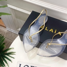 ALAÏA 阿莱亚26𝐬𝐬 2026春夏新品 秀场同款 最新果冻透明底细带夹胶人字拖鞋———————— ALAÏA 阿莱亚26𝐬𝐬 2026春夏新品 秀场同款 最新果冻透明底细带夹胶人字拖鞋————————