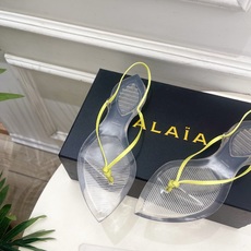ALAÏA 阿莱亚26𝐬𝐬 2026春夏新品 秀场同款 最新果冻透明底细带夹胶人字拖鞋———————— ALAÏA 阿莱亚26𝐬𝐬 2026春夏新品 秀场同款 最新果冻透明底细带夹胶人字拖鞋————————