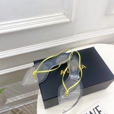 ALAÏA 阿莱亚26𝐬𝐬 2026春夏新品 秀场同款 最新果冻透明底细带夹胶人字拖鞋———————— ALAÏA 阿莱亚26𝐬𝐬 2026春夏新品 秀场同款 最新果冻透明底细带夹胶人字拖鞋————————