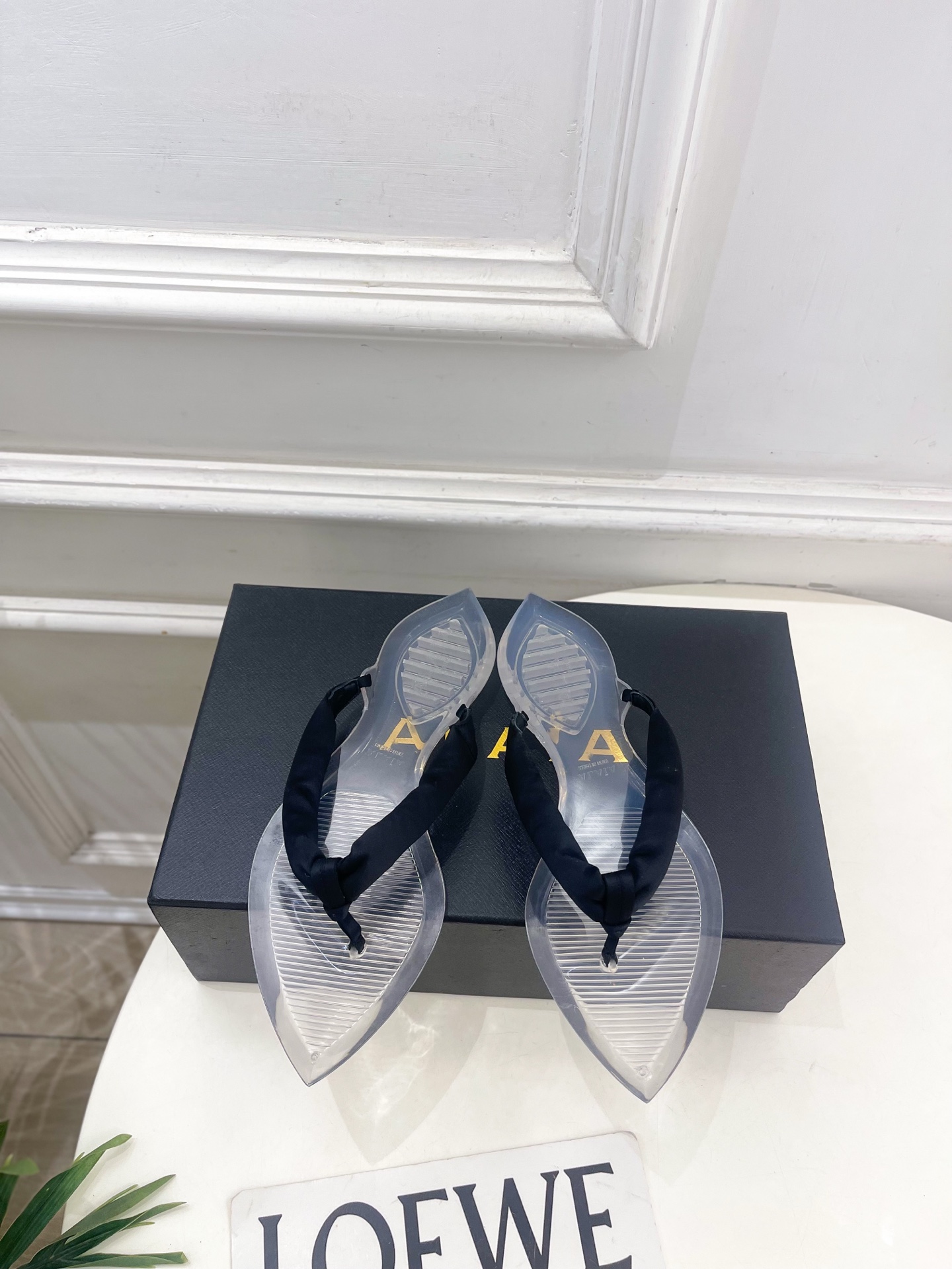 ALAÏA 阿莱亚26𝐬𝐬  2026春夏新品 秀场同款 最新果冻透明底夹胶人字拖鞋—————————A