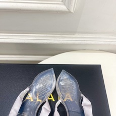 ALAÏA 阿莱亚26𝐬𝐬 2026春夏新品 秀场同款 最新果冻透明底夹胶人字拖鞋—————————A ALAÏA 阿莱亚26𝐬𝐬 2026春夏新品 秀场同款 最新果冻透明底夹胶人字拖鞋—————————A