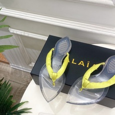 ALAÏA 阿莱亚26𝐬𝐬 2026春夏新品 秀场同款 最新果冻透明底夹胶人字拖鞋—————————A ALAÏA 阿莱亚26𝐬𝐬 2026春夏新品 秀场同款 最新果冻透明底夹胶人字拖鞋—————————A