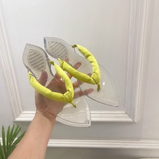ALAÏA 阿莱亚26𝐬𝐬 2026春夏新品 秀场同款 最新果冻透明底夹胶人字拖鞋—————————A ALAÏA 阿莱亚26𝐬𝐬 2026春夏新品 秀场同款 最新果冻透明底夹胶人字拖鞋—————————A