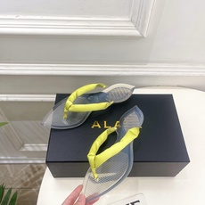 ALAÏA 阿莱亚26𝐬𝐬 2026春夏新品 秀场同款 最新果冻透明底夹胶人字拖鞋—————————A ALAÏA 阿莱亚26𝐬𝐬 2026春夏新品 秀场同款 最新果冻透明底夹胶人字拖鞋—————————A