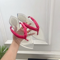 ALAÏA 阿莱亚26𝐬𝐬 2026春夏新品 秀场同款 最新果冻透明底夹胶人字拖鞋—————————A ALAÏA 阿莱亚26𝐬𝐬 2026春夏新品 秀场同款 最新果冻透明底夹胶人字拖鞋—————————A