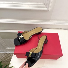 Ferragamo|菲拉格慕26𝐬𝐬2026春夏新品经典蝴蝶结粗方头跟拖鞋 火爆上新! 这鞋绝对是黑马 Ferragamo|菲拉格慕26𝐬𝐬2026春夏新品经典蝴蝶结粗方头跟拖鞋 火爆上新! 这鞋绝对是黑马